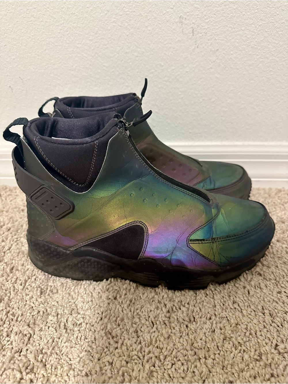 Nike Air Huarache Run Iridescent Anthracite Size 9.5 — Rare & Lots of life left!